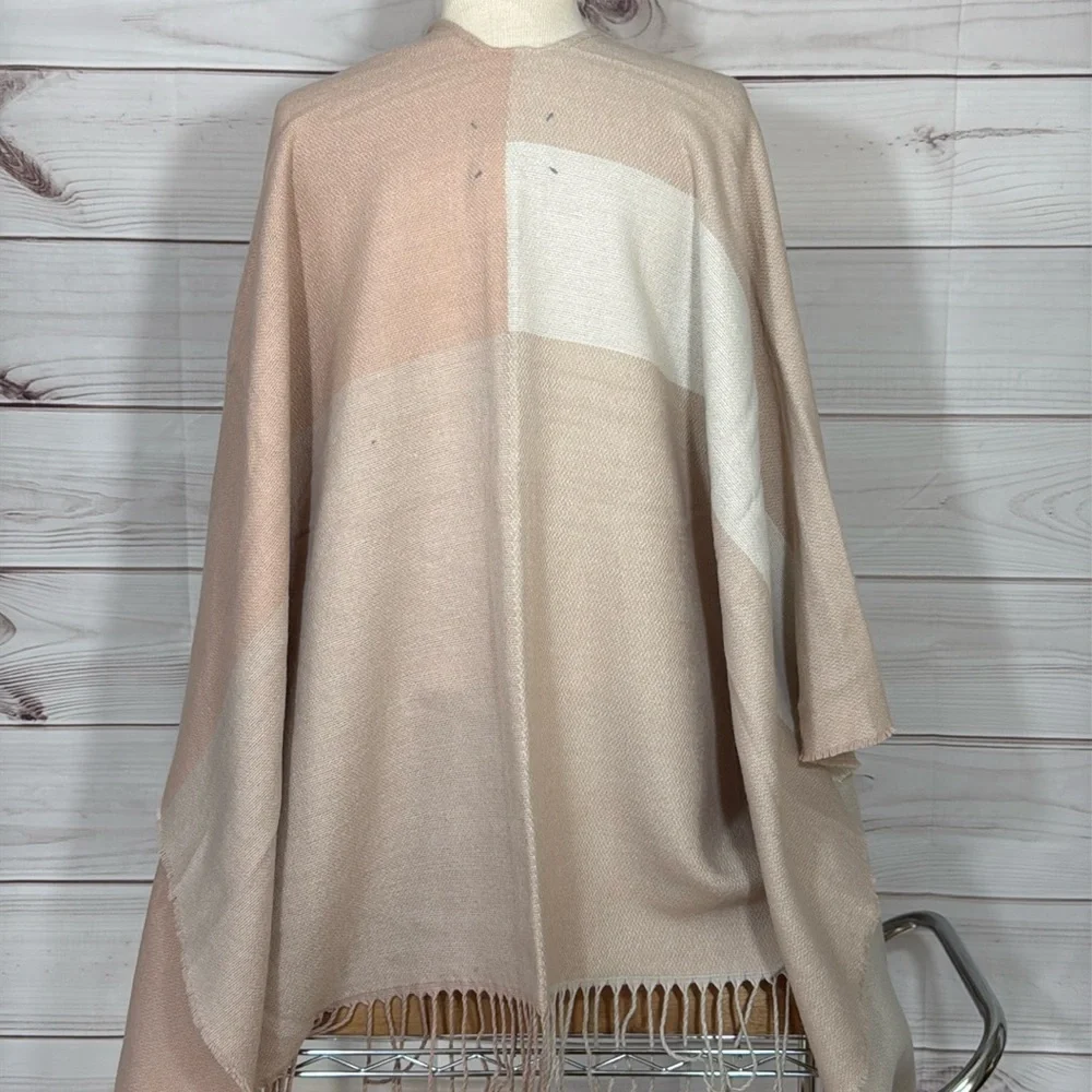 NWT Soia & Kyo Woven Wrap Scarfigan One Size